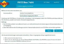  ??  ?? Die Funktion „Vorhandene­r Zugang über WLAN“(oben) versetzt die Fritzbox in den Repeater-modus – sie erhält im Netzwerk eine neue Ip-adresse (unten).