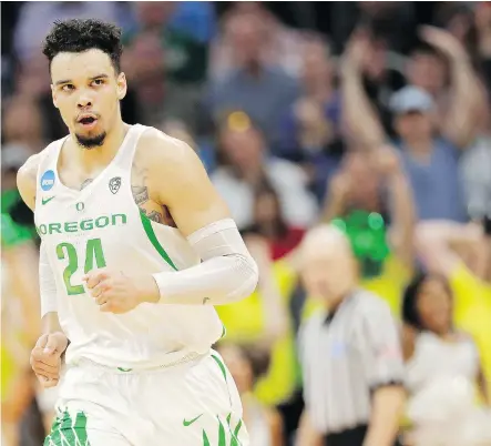  ?? JAMIE SQUIRE/GETTY IMAGES ?? Mississaug­a, Ont.’s Dillon Brooks and the Oregon Ducks will try to stop surging Michigan in Thursday’s Sweet 16 matchup.