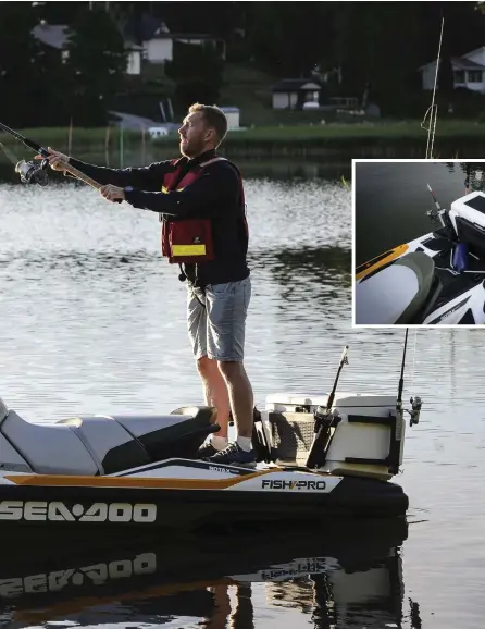  ??  ?? SeaDoo Fish Pro har en förlängd akter med tillräckli­g bärighet för att man ska kunna stå upprätt och fiska.