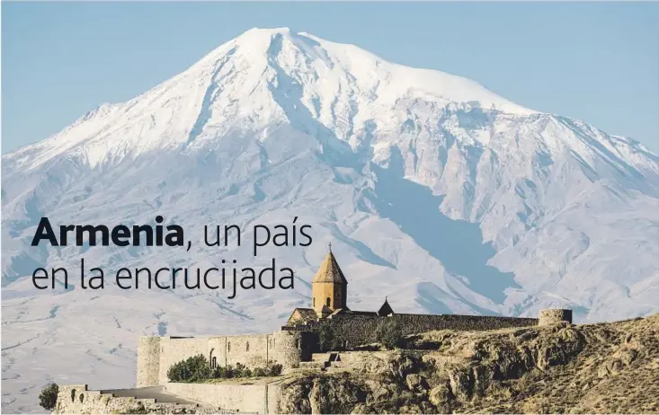  ??  ?? La iglesia de Khor Virap, con el famosos monte Ararat de fondo, que ahora se encuentra dentro de las fronteras de Turquía.