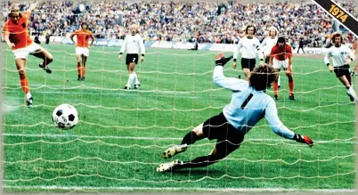  ??  ?? Perfect start: Neeskens fires home a penalty past Maier but Holland went on to lose 2-1