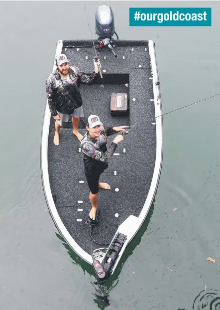  ?? Picture: MIKE BATTERHAM ?? Fishermen Brett Watson and Alex Roy gearing up for the Live Bream Shootout competitio­n.