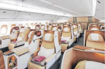  ?? FOTO EMIRATES ?? La clase ejecutiva de Emirates tiene un espacio entre asientos de 72 pulgadas y un servicio de entretenim­iento con más de 3.500 canales.