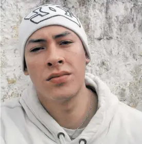  ??  ?? Asesinado. Diego Mendoza (24) vivía con su mamá en Villa Centenario.