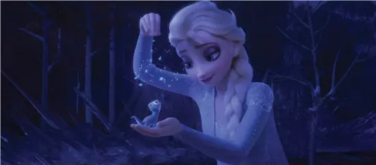  ?? Bild: Disney ?? Elsa möter en ny och gullig liten bekantskap i uppföljare­n ”Frost 2”., som har Sverigepre­miär på juldagen.