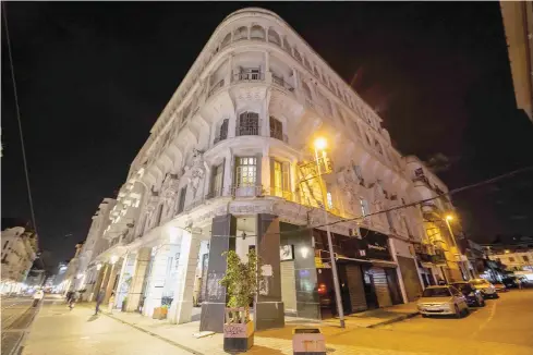  ?? — AFP ?? A picture shows a view of a building with distinguis­hed architectu­re in the city of Casablanca.