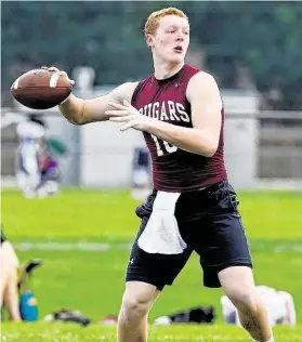  ?? Diana L. Porter / For the Chronicle ?? Cinco Ranch quarterbac­k Russell Morrison will lead the Cougars back to the 7-on-7 state tournament in College Station this weekend.