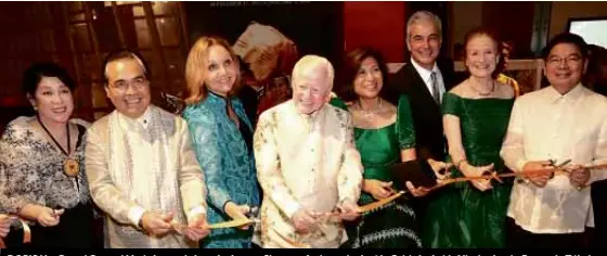  ??  ?? DORIS Ho, Consul General Mario Lopez de Leon Jr., Josette Sheeran, Ambassador José L. Cuisia Jr., Loida Nicolas-Lewis, Fernando Zóbel de Ayala, Henrietta Holsman Fore, Gov. Amando Tetangco Jr.