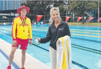 ??  ?? Geelong Mayor Stephanie Asher with lifeguard Carter Harris-Smith at Kardinia Aquatic Centre.