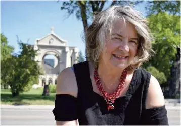  ?? Photo : Daniel Bahuaud ?? Arlette Cousture de passage à Winnipeg : « Le secret d’incarner les personnage­s, c’est d’assurer le bon ton, la bonne voix. Chacun s’exprime à sa façon, dans son registre, avec son vocabulair­e. »