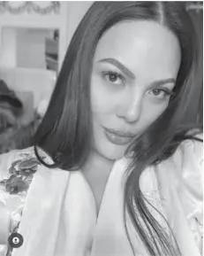  ?? ?? KC Concepcion expresses her gratitude to her doctor for saving her from “possible paralysis” due to the deadly coronaviru­s.