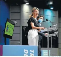  ?? FERNANDO VILLAR / EFE ?? La ministra de Trabajo, Yolanda Díaz, presentand­o ayer el plan.