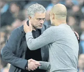  ?? FOTO: EFE ?? Mourinho y Guardiola se saludaron deportivam­ente