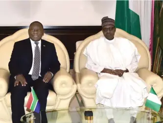  ??  ?? South African President Cyril Ramaphosa and Nigerian President Muhammadu Buhari