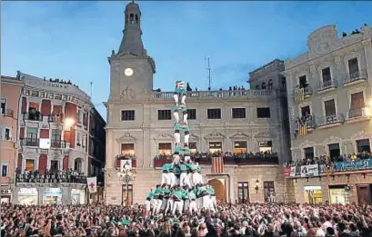  ?? XAVI JURIO ?? Los Castellers de Vilafranca realizaron en Reus la actuación más completa con tres gama extra