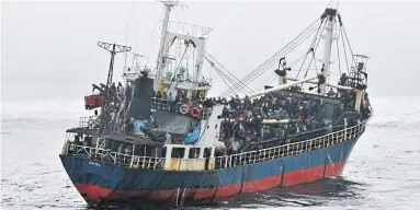  ?? MCPL ANGELA ABBEY CANADIAN FORCES FILE PHOTO ?? The MV Sun Sea is seen off the coast of Vancouver Island in 2010 with hundreds of Sri Lankan refugees on board.