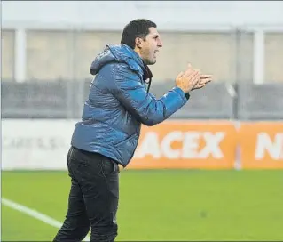  ?? FOTO: UNANUE ?? Asier Santana El técnico ha empezado a estar señalado por la afición txuribeltz