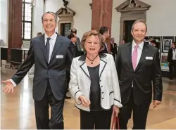  ??  ?? Drei von rund 350 Gästen (von links): Christian Dierig, Hannelore Leimer und Dr. Hartmut Wurster im Augsburger Rathaus.