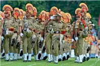  ?? AFP ?? IN FORMATION: Border Security Force personnel stand in a formation to celebrate the Independen­ce Day in Srinagar. —