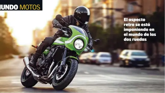  ??  ?? KAWASAKI Z900RS CAFE. El chasis de esta Kawasaki ha relajado sus ángulos para mejorar su conducción, haciéndola más sencilla.