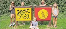  ?? FOTO: VEREIN ?? Kinder vor den neuen Spielgerät­en.