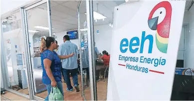 ?? FOTO: EL HERALDO ?? El número de reclamos de clientes de la ENEE con lecturas promedio se ha reducido en las oficinas de atención al cliente de EEH.