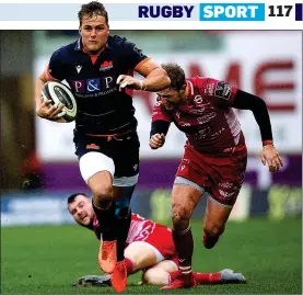  ??  ?? POWER PLAY: Duhan van der Merwe races clear for Edinburgh’s opening try