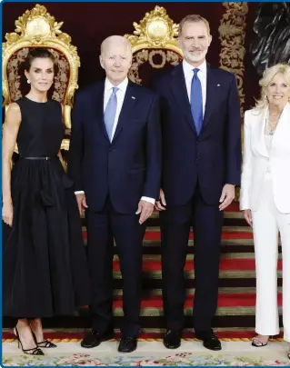  ?? ANSA ?? Il re Filippo e la regina Letizia hanno accolto ieri a Madrid per il summit Nato anche il presidente Usa Biden e la moglie