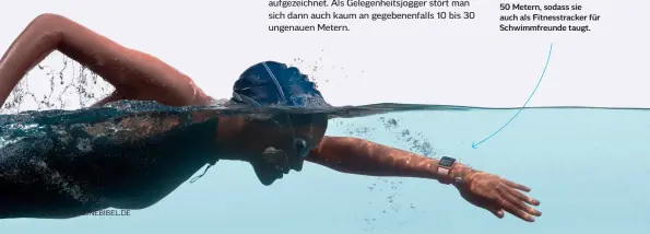  ??  ?? Die Apple Watch Series 2 ist nun auch offiziell wasserdich­t – und zwar nicht mehr nur bei Regen oder beim Duschen, sondern bis zu einer Tiefe von 50 Metern, sodass sie auch als Fitnesstra­cker für Schwimmfre­unde taugt.