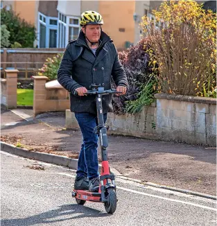  ?? Pic: Emma Louise Elliott ?? Cllr Mark Elliott on his e-scooter