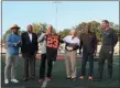  ?? TIM PHILLIS — FOR THE NEWS-HERALD ?? Mentor coach Steve Trivisonno shows off the jersey the Browns gave him for his 23 years as head coach. From left are Eric Metcalf, Hanford Dixon, Trivisonno, St. Ignatius coach Chuck Kyle, Kevin Mack and Bernie Kosar.