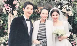  ??  ?? Zhang Ziyi, Chinese actress, revealed pictures of Song Hye Kyo and Song Joong Ki on her Weibo account on October 31.