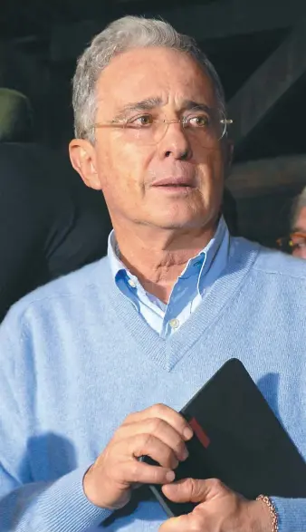  ?? / Archivo El Espectador ?? El exsenador Uribe ha insistido en su inocencia y ha negado cualquier vínculo con los paramilita­res.