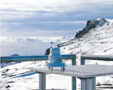  ??  ?? ► Estación de monitoreo climático en la Antártica.