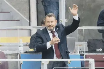  ?? ?? Wilson waves goodbye to Hearts supporters at Tynecastle last weekend