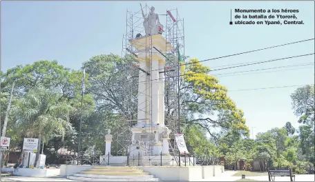  ??  ?? Monumento a los héroes de la batalla de Ytororõ, ubicado en Ypané, Central.