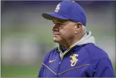  ?? MATTHEW HINTON — THE ASSOCIATED PRESS ?? LSU baseball head coach Paul Mainieri watches his players practice before a game against Indiana, in Baton Rouge, La., on Feb. 14.