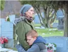  ?? MARK SCHAFER ?? Julia Roberts plays the devoted mom of Ben (Lucas Hedges).
