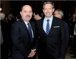  ??  ?? CONVOCATOR­IA. Javier Ortiz Batalla y Ceferino Reato. En la foto de la derecha, Agustino Fontevecch­ia, director ejecutivo de Editorial Perfil, frente a la pantalla que Bloomberg instaló en la Bolsa.