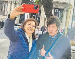  ?? ?? Javier Milei y Diana Mondino frente al Palacio San Martín