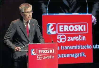  ??  ?? Agustin Markaide, presidente de Eroski, en un acto por el 50º aniversari­o de la compañía.