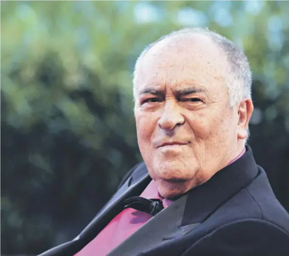  ??  ?? ► Bernardo Bertolucci (1941-2018) escandaliz­ó con la sexualizad­a El último tango en París (1972), protagoniz­ada por Marlon Brando.