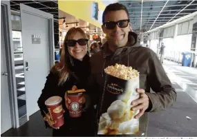  ?? Photo : Gracieuset­é François Tremblay ?? Instantané pris en 2013 à l’occasion d’une projection en 3D de La légende de Sarina au cinéma Globe : Marie Julie Bujold et LouisPhili­ppe Leblanc.