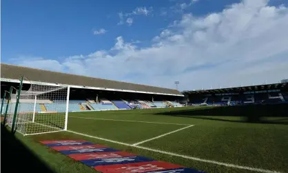  ??  ?? Peterborou­gh United are one of six clubs with a chance of promotion from League One to outline their determinat­ion to finish rather than void the 2019-20 season. Photograph: Anna Gowthorpe/BPI/Shuttersto­ck