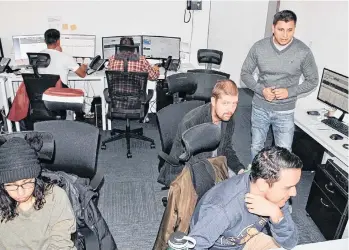  ?? /GARDENIA MENDOZA ?? Jornada de trabajo regular en WorkForceM­x, en la Ciudad de México.