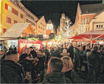  ?? ARCHIVFOTO: OBSER ?? Friedliche Stimmung, viele Besucher: So soll es auch dieses Jahr beim Christkind­lesmarkt sein.