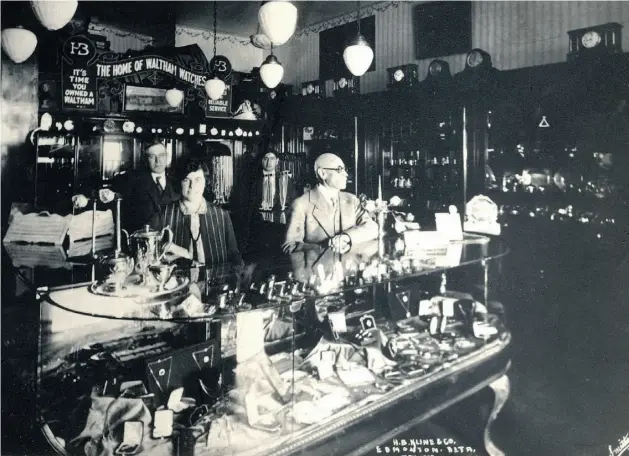  ?? PHOTOS: JEWISH ARCHIVES AND HISTORICAL SOCIETY OF EDMONTON AND NORTHERN ALBERTA ?? H.B. Kline and staff at work in Kline’s shop, which opened in 1918. The store will reopen in Fort Edmonton Park this summer thanks to Jewish community fundraisin­g.