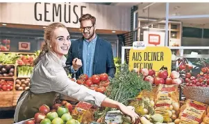  ??  ?? PremiumCar­d in mehr als 100 REWE-Märkten einsetzen und sparen.