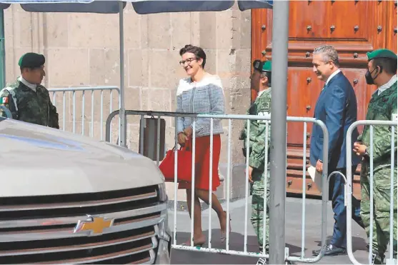  ?? PEDRO DOMÍNGUEZ ?? La directora ejecutiva de Citigroup, Jane Fraser, saliendo de Palacio Nacional.