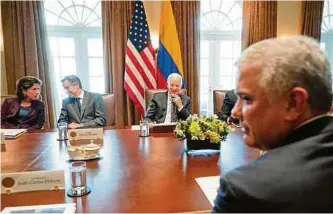  ?? BLOOMBERG ?? El presidente Iván Duque (der) se reunió con su par estadounid­ense, Joe Biden en Washington.